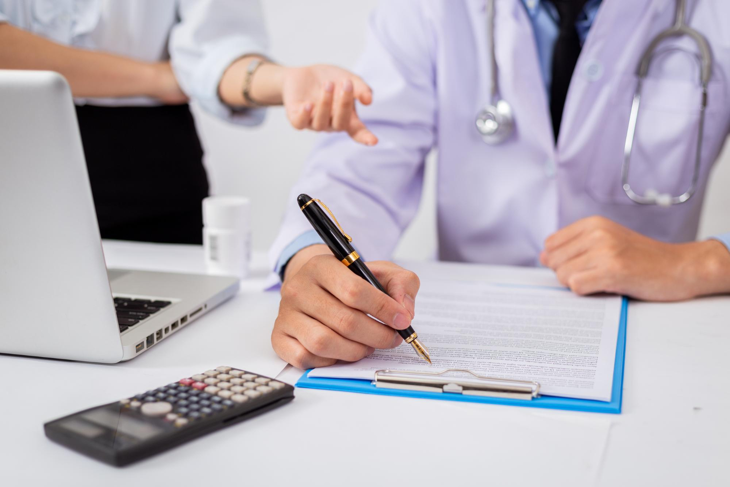 Benefícios fiscais para clínicas e consultórios o que aproveitar